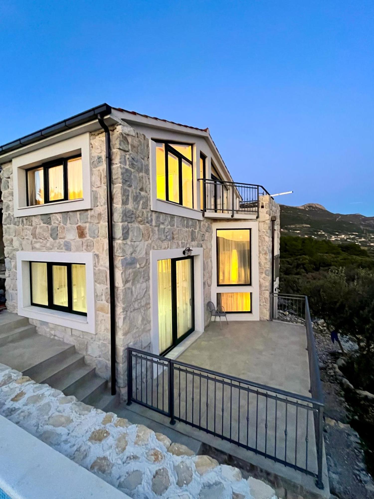 Villa Bepina, Surrounded By Sea, Olive, Vineyard Kastel Novi Bagian luar foto