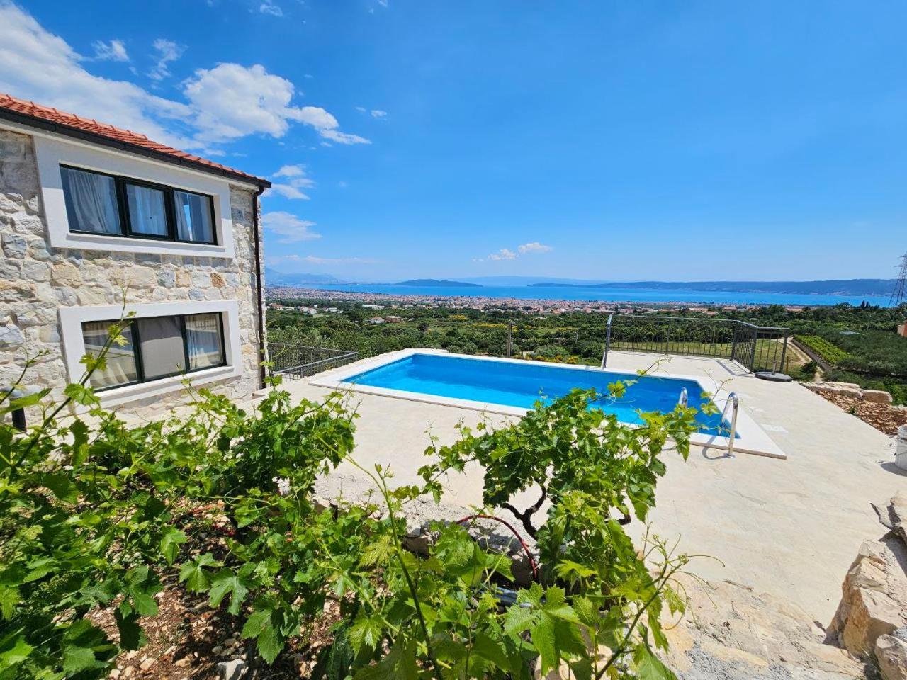 Villa Bepina, Surrounded By Sea, Olive, Vineyard Kastel Novi Bagian luar foto